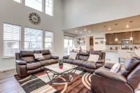 Spacious Commerce City Home: 16 Mi to Denver! - Wifi