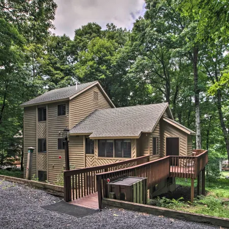 Bright Wintergreen Resort Home; Deck & Grill!