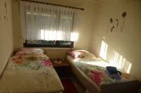 Vacation apartment Burgblick 2 Hotels in Hainleite