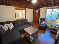 Villa F - a stand alone 1bed/1bath with kitchen steps from downtown Palm Springs