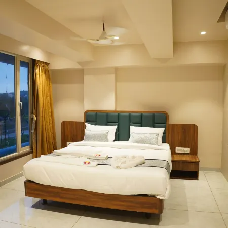 Hotel Status Inn
