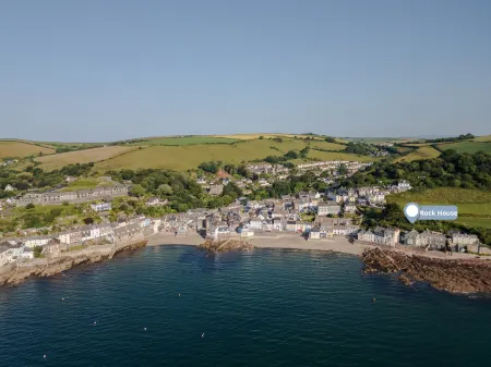 Rock House, Kingsand Отели в г. Торпойнт