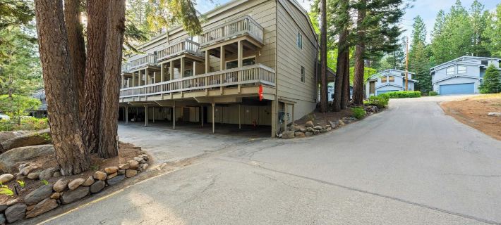 Cozy Forest Hideaway in Incline Village Private Balcony Sierra Solace by Avantstay Hotels in Washoe County