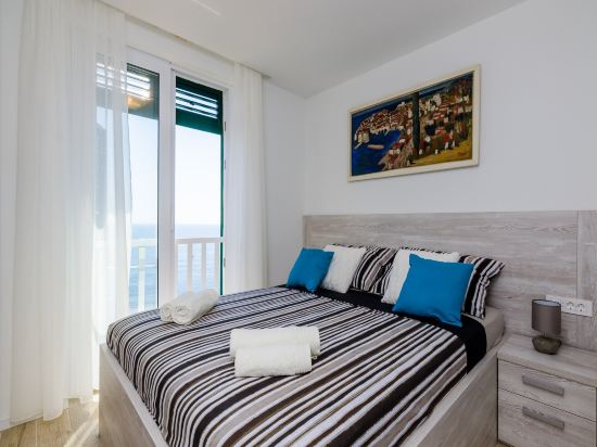 Apartments Lazarin - One Bedroom Apartment with Balcony and Sea View (2 Mali )