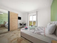 Luxe villa in Pula with pool and jacuzzi -  Holiday Villas