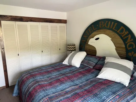 A True Ski-In/Ski-Out Location.  Steps to slopes...hard to get any closer! Отели в г. Маунт Крестед Бьютт