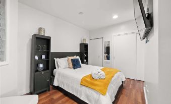 Short North Lounge Stay for 2