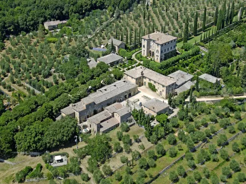 Charming House in Tuscany with Pool & Views