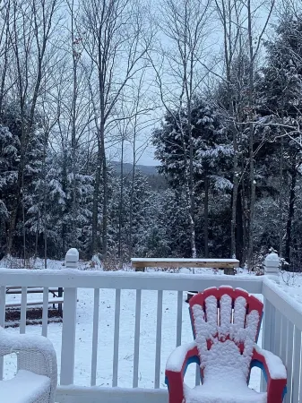 Full House on secluded road, 4 bed 2 bath, fully furnished basement w/bar + beds