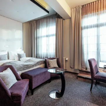 Home Hotel Folketeateret