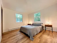 Lakeside Home Hot Tub + Heated Pool on Private 5 Acres