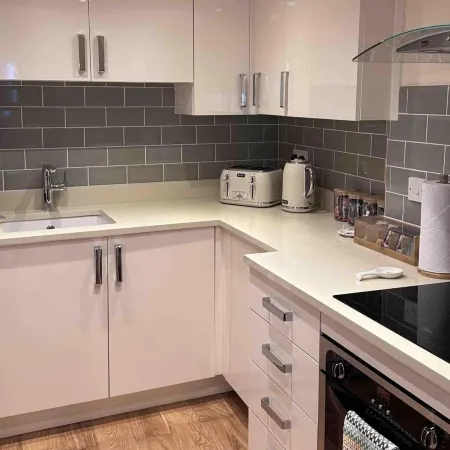 2Bed-Sleeps 4-Parking-Superfast Wifi