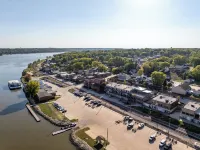 Lone Star Loft on the Mississippi River!