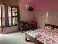 Hotel Carolina Syariah Hotels in Sanden