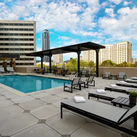 Holiday Inn Express HOUSTON - GALLERIA AREA by IHG Отели рядом с достопримечательностью «Водяная стена»