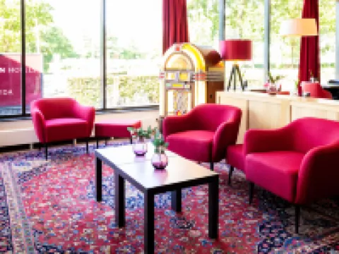 バスティオン ホテル ブレダ ブレッダのホテル