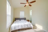 5 Mi to US Capitol Washington DC Townhome Hotels near Benning Park