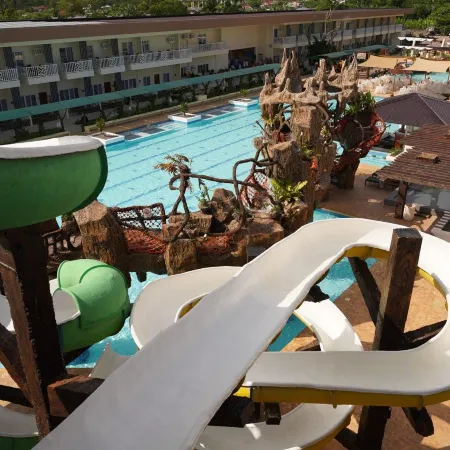 Port Royale Waterpark Resort Tacloban