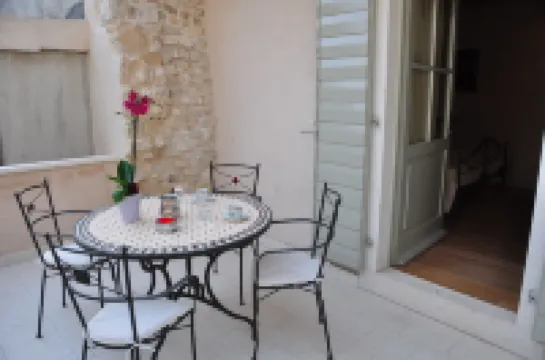 Villa Mama - Traditional Apartments in Omis, Free Parking