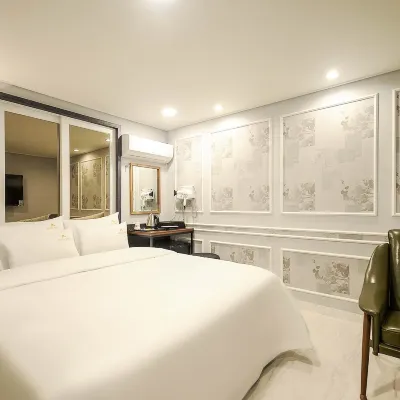 Louis Hotel Busan Beomildong Отели рядом с достопримечательностью «Улица ювелирных магазинов»