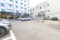 Donghae Hotel Me - parking