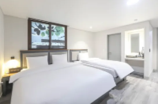 Chilgok Waegwan W Hotels near Yangmok Station