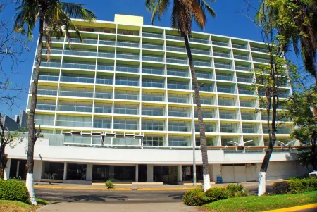 Ramada by Wyndham Acapulco Hotel & Suites