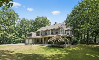 Gray Woodland Escape Golf, Pool & Cinema 5 Bedroom Home