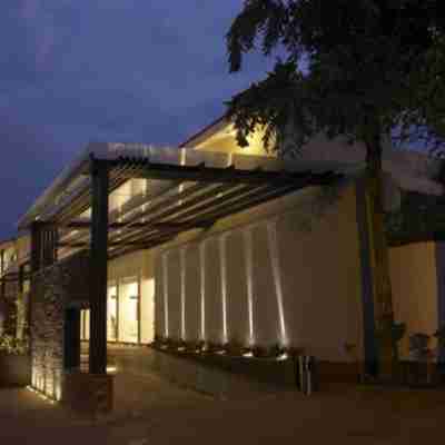 Royal Orchid Beach Resort & Spa, Utorda Beach Goa Hotel Exterior