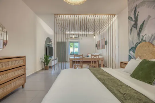 Agrius - Elegant Studio & Balcony in Batroun Hotels in 