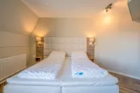 Tasteful 2-person Apartment Near the Center of De Koog Hotels in De Koog