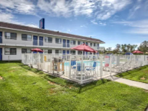 威廉斯6號汽車旅館 威廉斯酒店