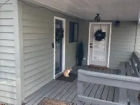 Whispering Pines - a Charming 2-bedroom cabin with WiFi, AC in serene Pipestem Hotels in Summers County