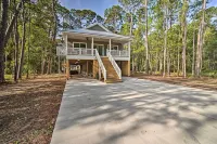 Quiet Fisherman's House w/ Hot Tub + Tropical Bar! - Balkon