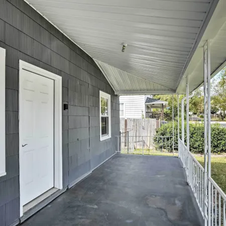 Cozy Greenville Bungalow ~ 2 Mi to Downtown!
