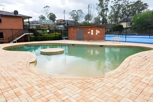 Hunts Hotel Liverpool Hotels in Casula