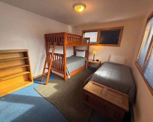Mountain Sports Inn Hotels near Ramshead Express Quad