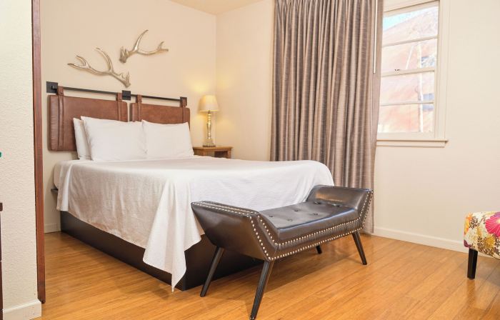 The Crest Motel