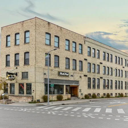 Exquisite 3Bdr Penthouse in Downtown TC