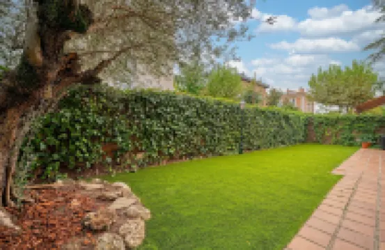 P CasaCafe Madrid Calle Carlos Dubois 3 Hotel in zona La Salle University Center