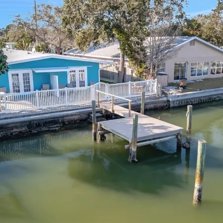 Watefront King Boat Dock Pets OK Walk 2 Beach