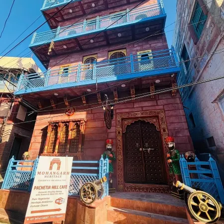 Mohangarh Heritage Отели рядом с достопримечательностью «Башня с часами Ghanta Ghar»