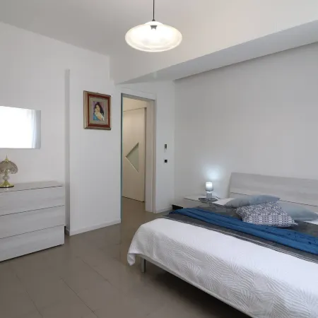 Casa Minerva — Beautiful Holiday Home with Sea & Castle View in the Heart of Otr