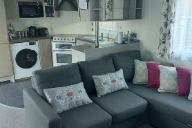 Lodge - Sleeps 6 with Pool Access