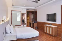 Le OVAL Hotel & Resorts