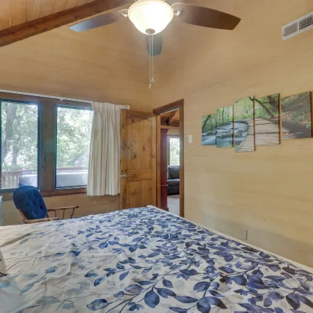 Wintergreen Home w/ Hot Tub, Deck & Mountain Views