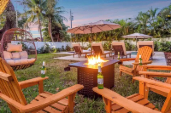 Evergreen Retreat Home for 7 Hotels in Oakland Park