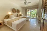 Las Villas Akumal - Condos
