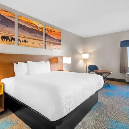 Days Inn & Suites by Wyndham Ridgeland