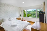 Syllo 2 | 4BR Bright Dago Pakar Resort Villa w/ View & BBQ